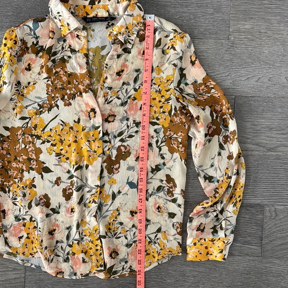 🌼ZARA🌼 Floral Plisse Button-Down Blouse, Size M - Picture 6 of 10